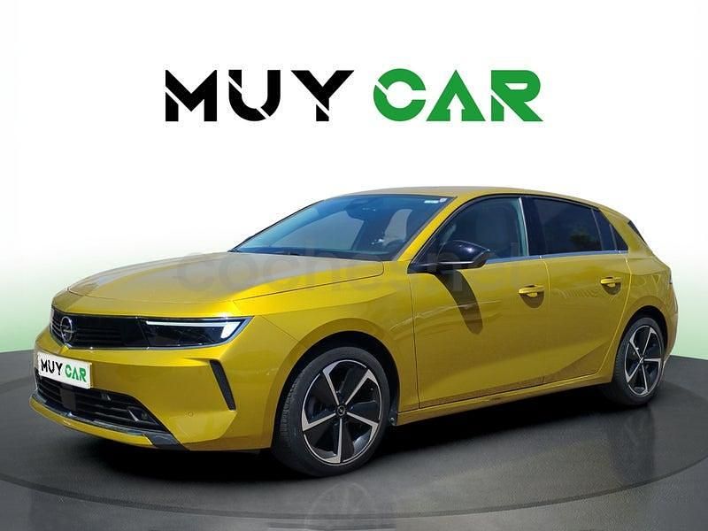 Usado Opel Astra Elegance 131 CV (96 kW) 2023 Amarillo Berlina
