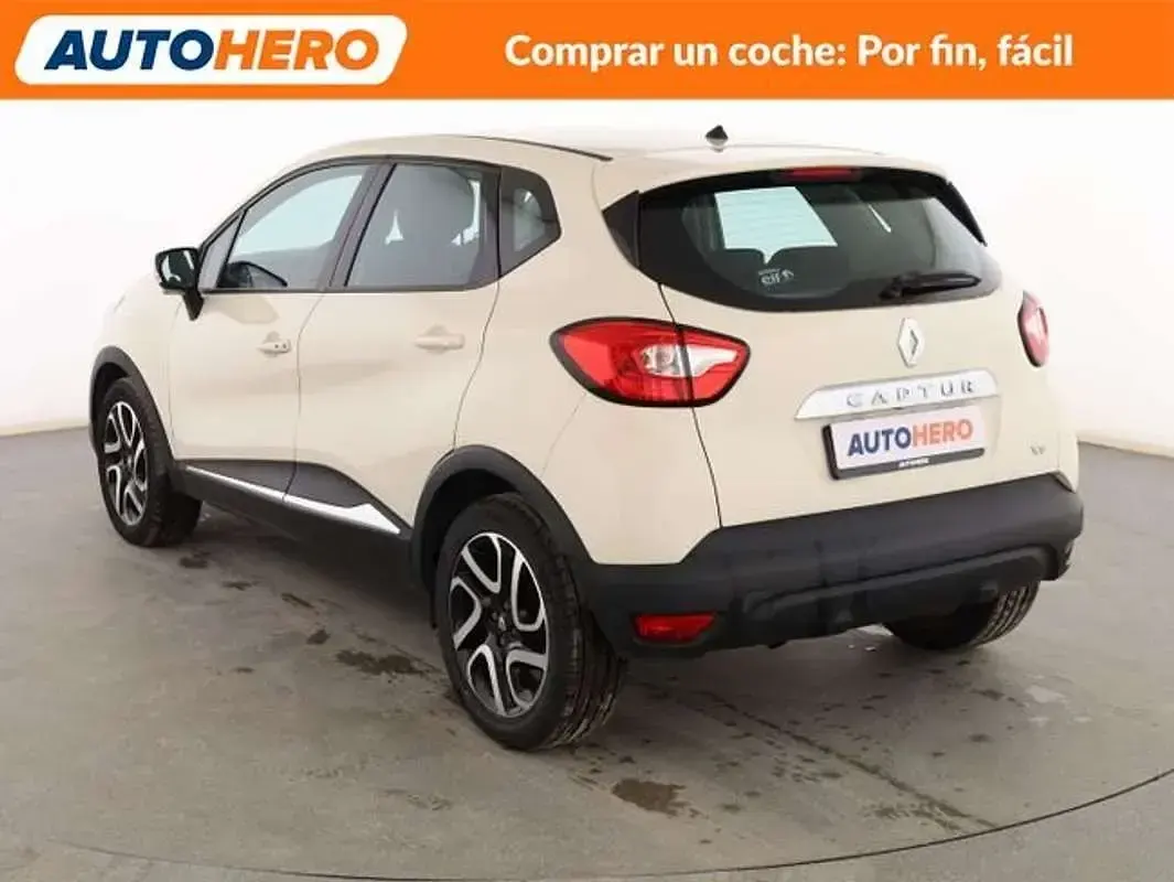 Usado Renault Captur Zen 120 CV (88 kW) 2014 Blanco SUV
