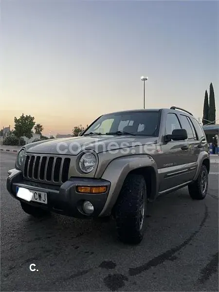 Usado Jeep Cherokee 143 CV (105 kW) 2004 Beige SUV