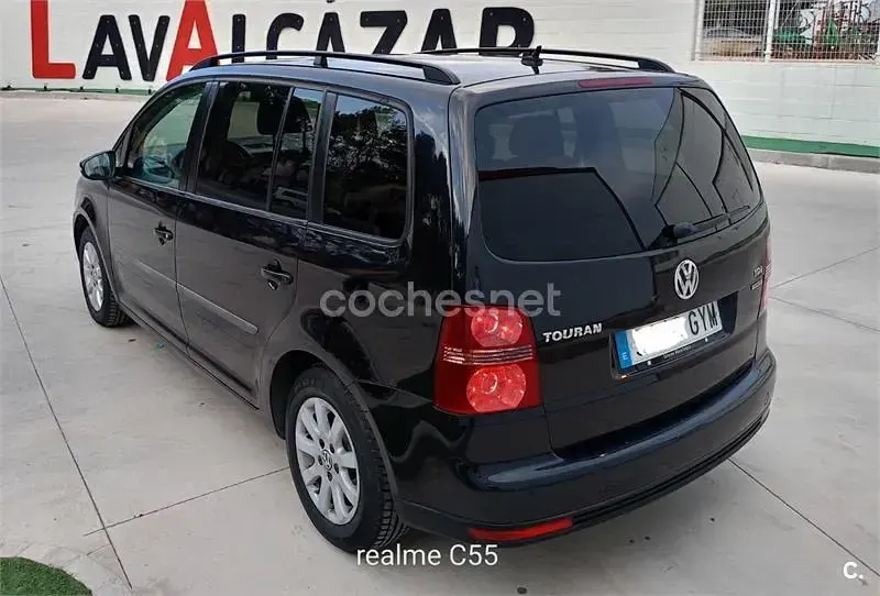 Usado VW Touran Edition 105 CV (77 kW) 2010 Negro Monovolumen