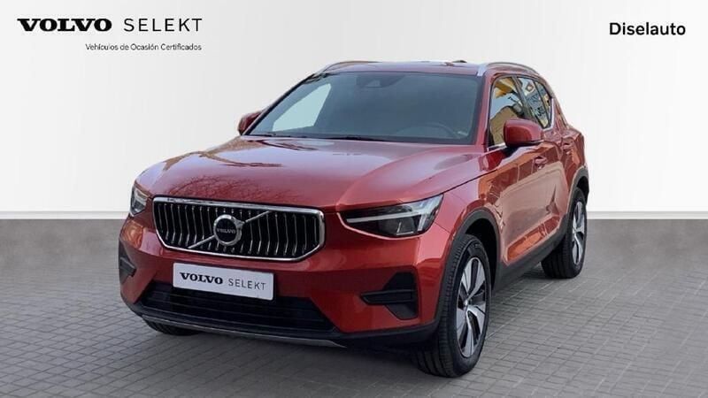 Fusion red Usado 2023 Volvo XC40 Core SUV | 34.400 € (Precio justo) - Imagen 1/4