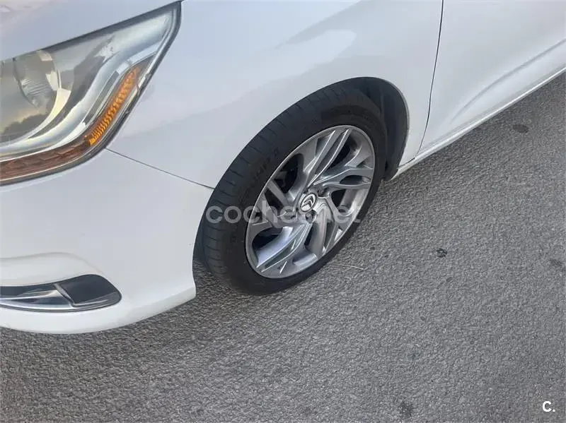 Usado Citroën C4 114 CV (83 kW) 2013 Blanco Berlina