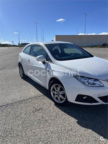Usado Seat Ibiza SC Sport 105 CV (77 kW) 2010 Blanco Utilitario