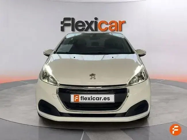 Usado Peugeot 208 Active 100 CV (73 kW) 2019 Blanco Utilitario