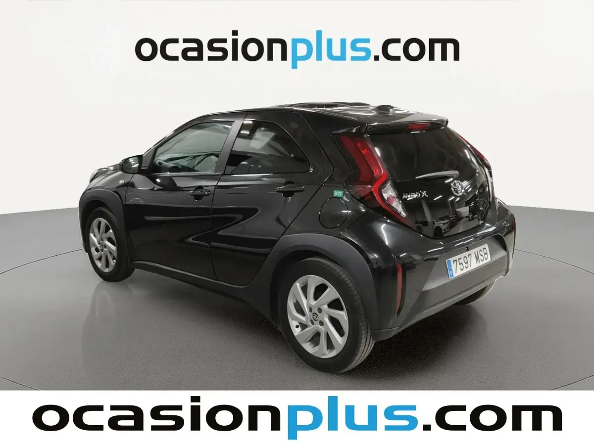 Usado Toyota Aygo X Play 72 CV (52 kW) 2024 Negro SUV