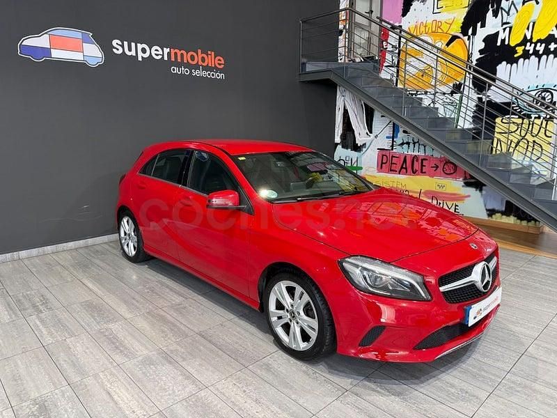 Usado Mercedes A180 122 HP (89 kW) 2018 Vermelho Sedan