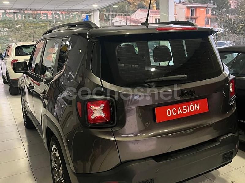 Usado Jeep Renegade Longitude 110 CV (80 kW) 2017 Gris / plata SUV