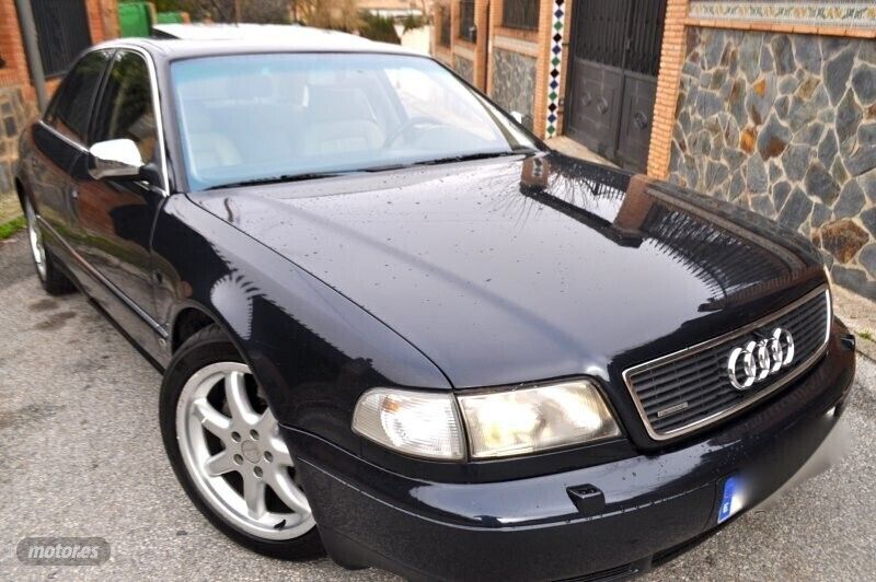 Usado Audi A8 S-Line 301 CV (221 kW) 1997 Azul Berlina