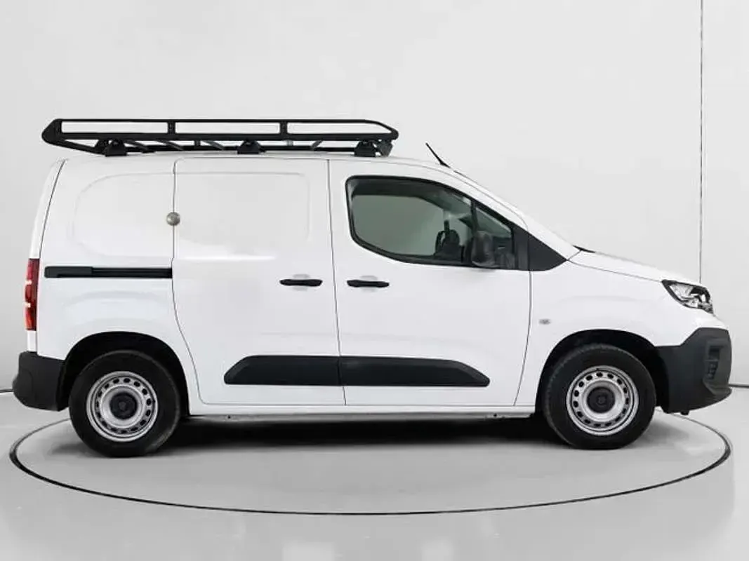 Usado Peugeot Partner S 102 CV (75 kW) 2024 Blanco Monovolumen