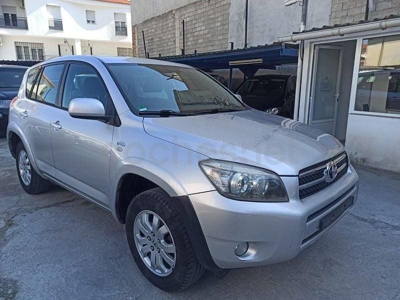 Usado Toyota RAV4 Premium 177 CV (130 kW) 2006 Gris / plata SUV