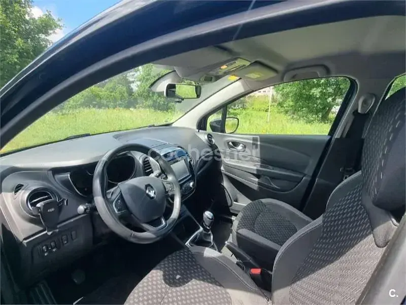 Usado Renault Captur Zen 110 CV (80 kW) 2018 Azul SUV