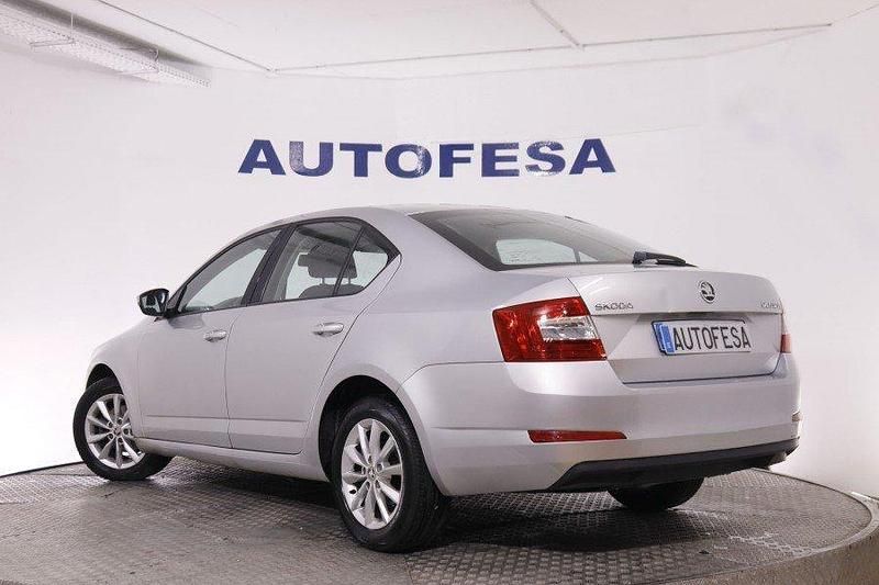Occasion Skoda Octavia Ambition 105 ch (77 kW) 2015 Argent Citadine