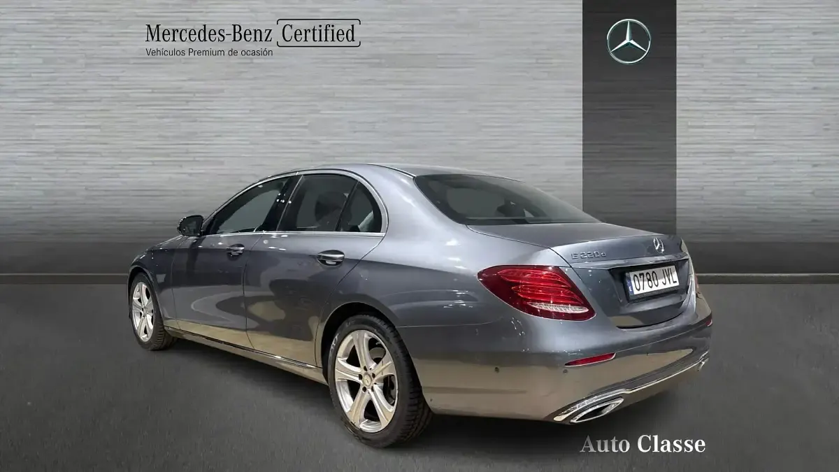 Usado Mercedes E220 Avantgarde 170 CV (125 kW) 2016 Gris Berlina
