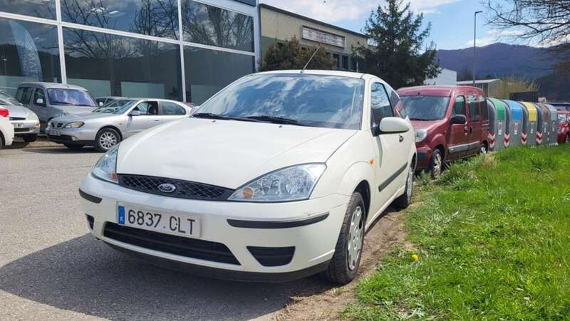 Używany Ford Focus 75 KM (55 kW) 2003 Biały Hatchback
