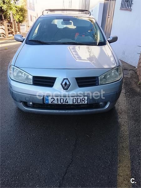 Gris / plata Usado 2004 Renault Mégane II Expression Berlina | 2350 € (Buen precio) - Imagen 1/4