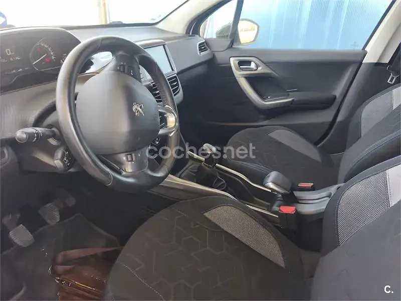 Usado Peugeot 2008 Style 82 CV (60 kW) 2018 Blanco SUV
