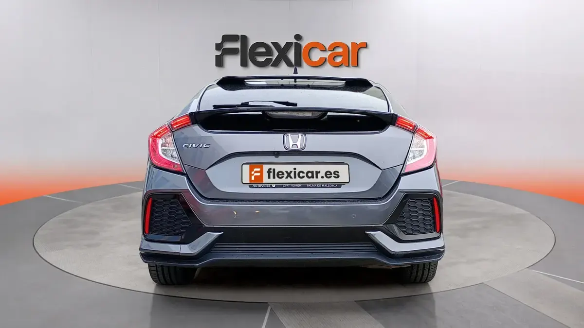 Usado Honda Civic Comfort 129 CV (94 kW) 2018 Gris Berlina