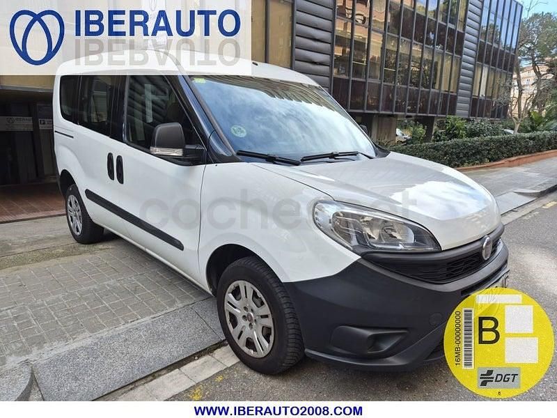 Usado Fiat Doblò Easy 90 CV (66 kW) 2016 Blanco Monovolumen