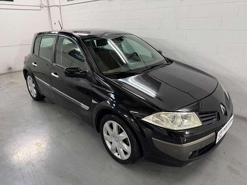 Usado Renault Mégane II Dynamique 111 CV (81 kW) 2007 Negro Utilitario