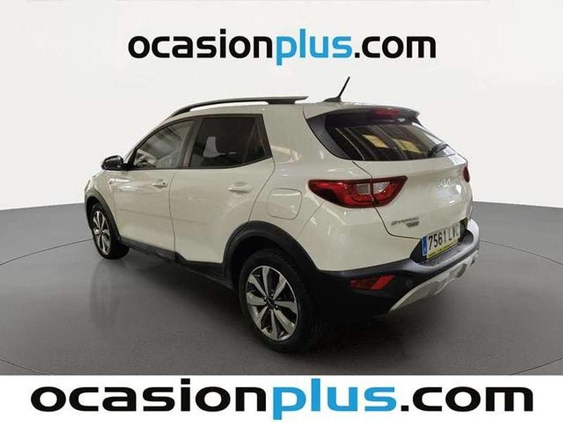 Usado Kia Stonic 101 CV (74 kW) 2022 Blanco SUV