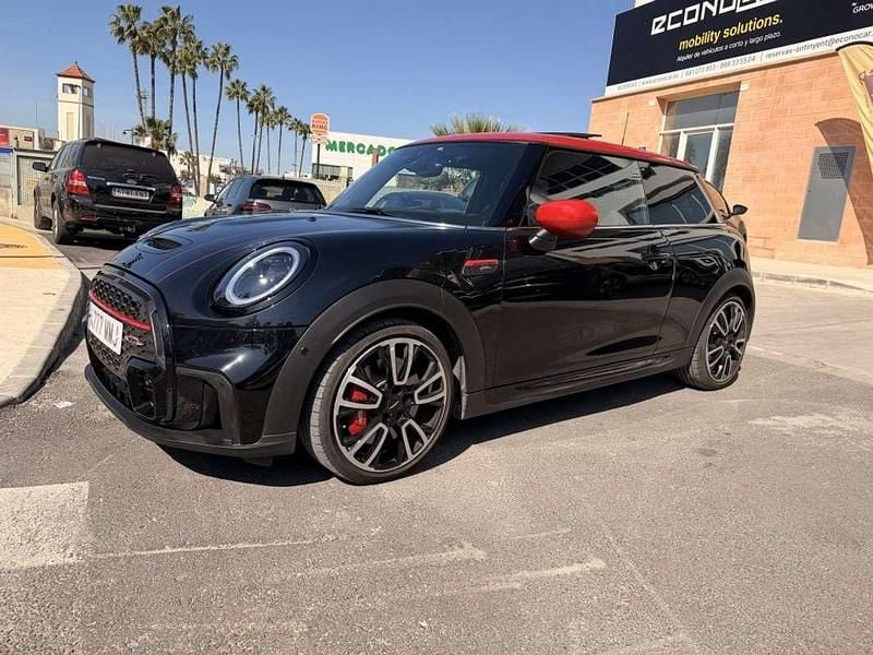 Usado Mini John Cooper Works 231 CV (169 kW) 2023 Negro Utilitario