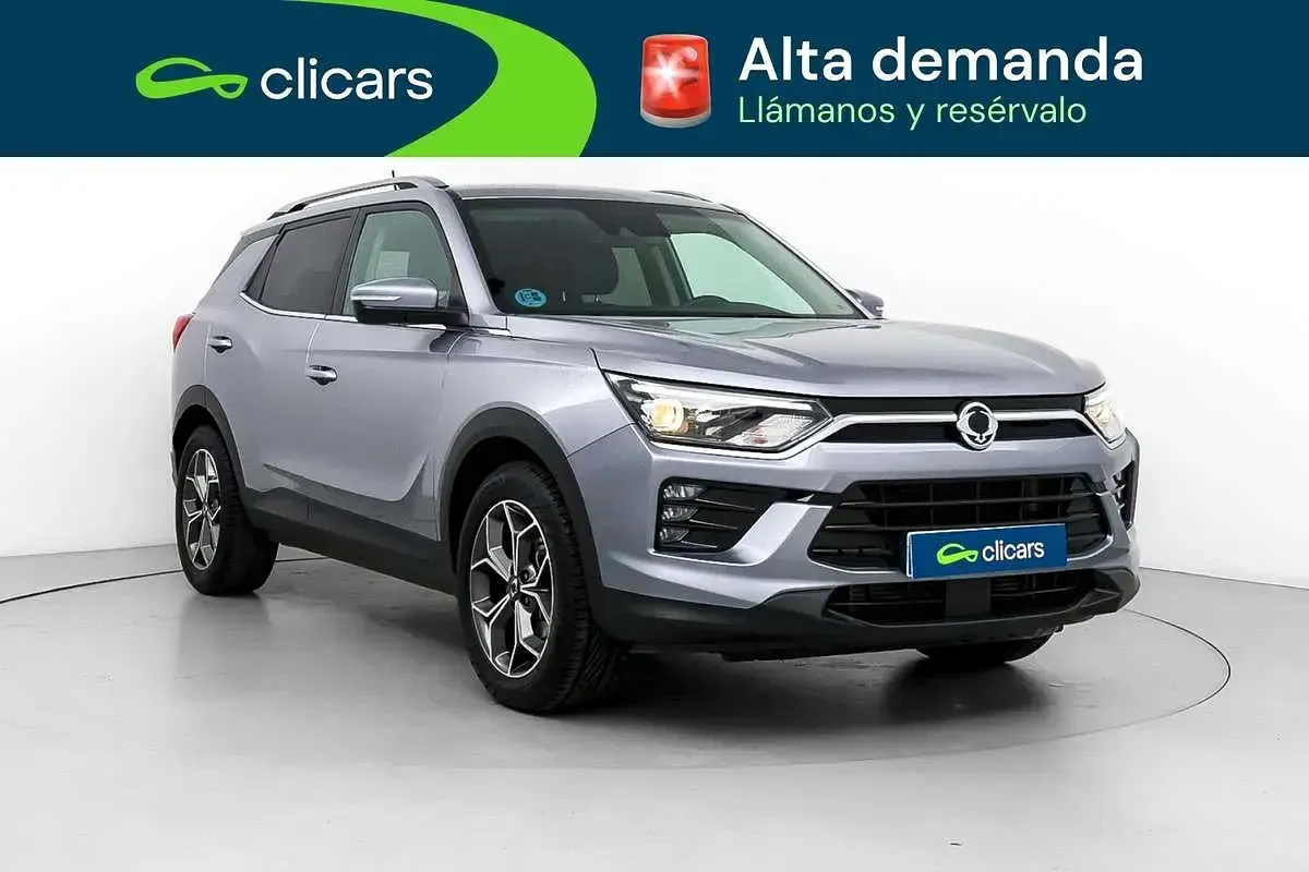Usado SsangYong Korando 136 CV (100 kW) 2023 Gris SUV