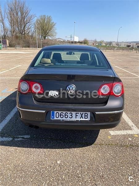 Usado VW Passat Advance 140 CV (102 kW) 2008 Gris / plata Berlina