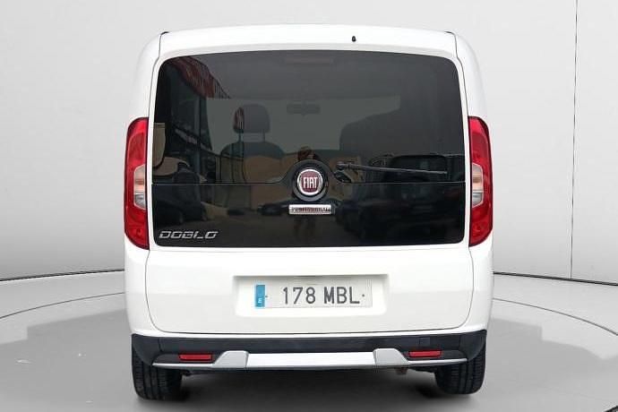 Usado Fiat Doblò Trekking 120 CV (88 kW) 2022 Monovolumen