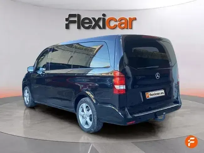 Käytetty Mercedes V220 Avantgarde 163 HP (119 kW) 2017 Musta Tila-auto