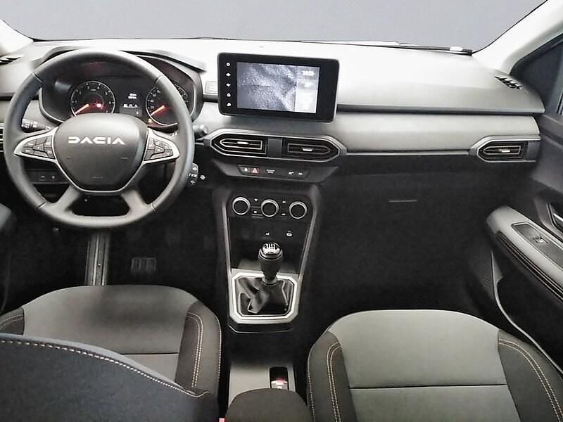 Usado Dacia Jogger Extreme 100 CV (73 kW) 2025 Verde Monovolumen