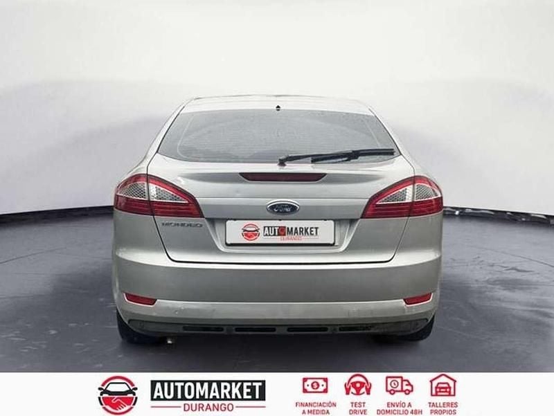 Usado Ford Mondeo Ghia 145 CV (106 kW) 2007 Gris Berlina