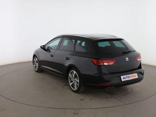 Usado Seat Leon FR 186 CV (136 kW) 2015 Negro Familiar