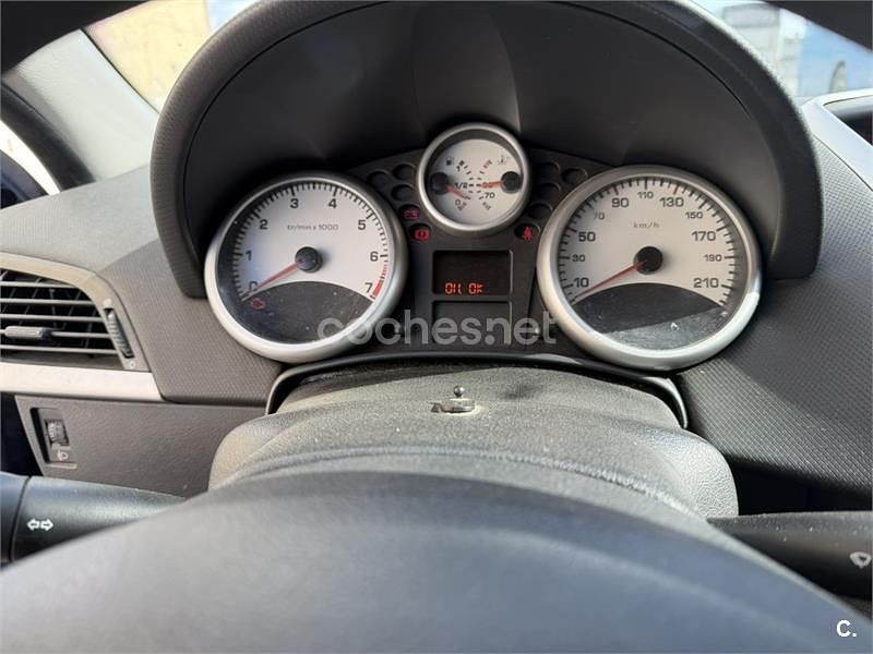 Usado Peugeot 207 90 CV (66 kW) 2007 Gris / plata Berlina