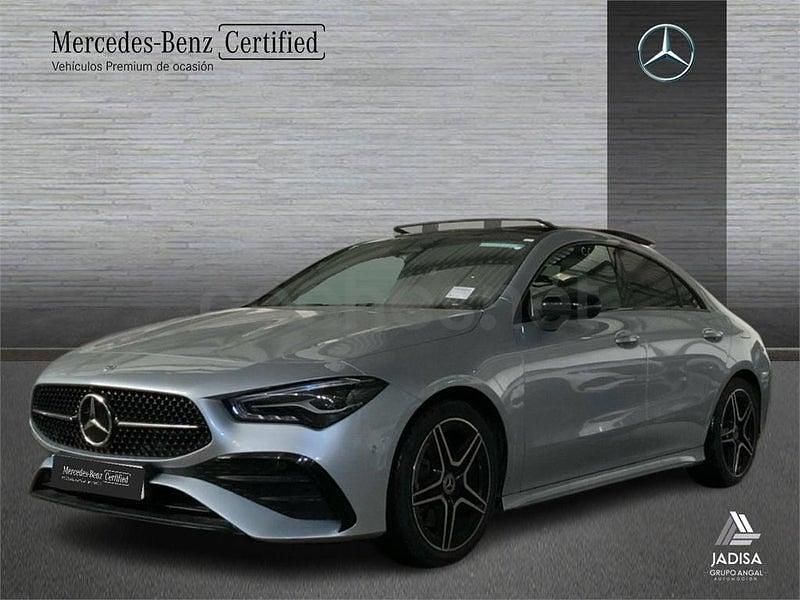 Usado Mercedes CLA200 163 CV (119 kW) 2025 Gris / plata Berlina