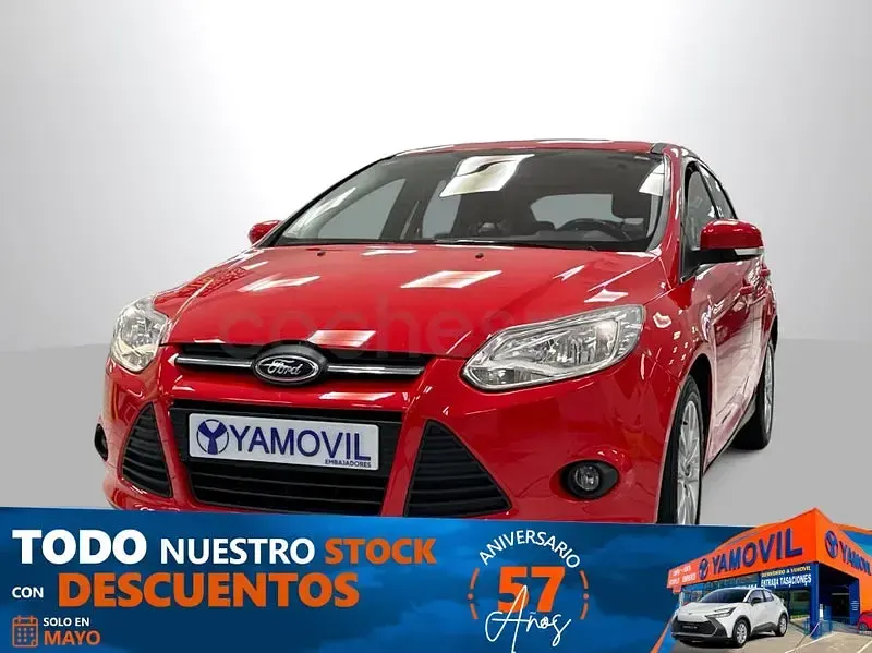 Begagnad Ford Focus Trend 95 HK (69 kW) 2014 Röd Halvkombi
