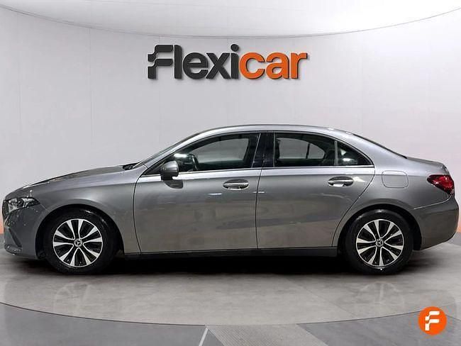 Usado Mercedes A180 116 CV (85 kW) 2020 Gris Berlina