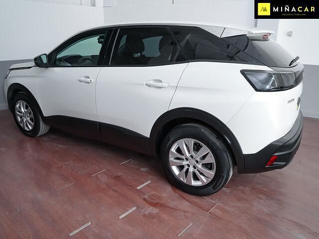 Usado Peugeot 3008 Active 130 CV (95 kW) 2022 Blanco SUV