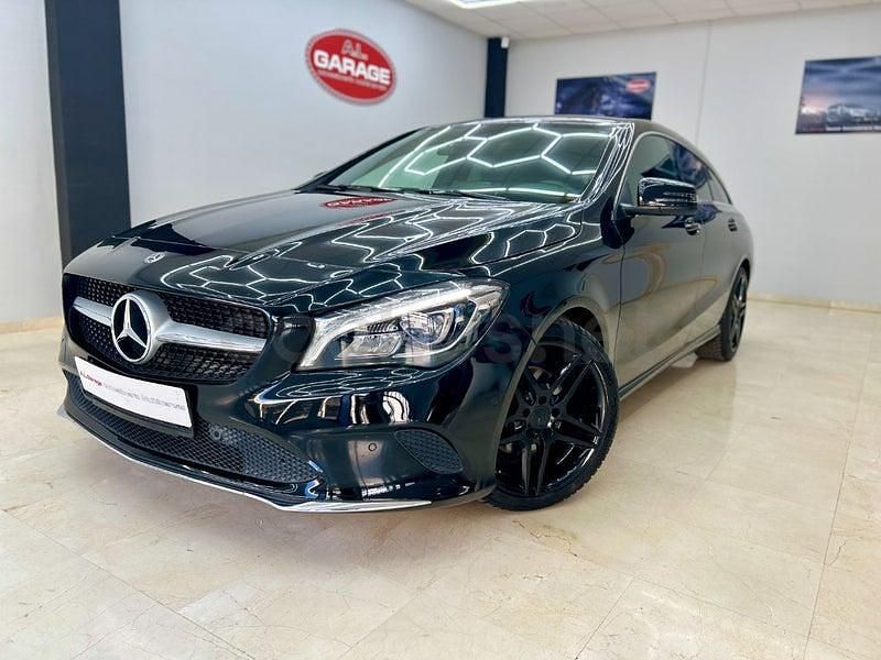 Usado Mercedes CLA220 Shooting Brake 177 CV (130 kW) 2016 Negro Familiar