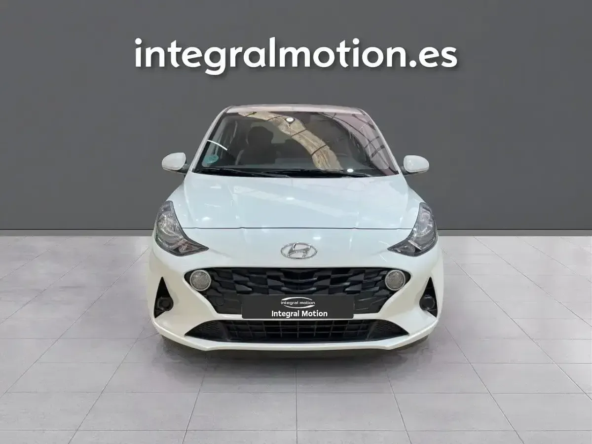 Usado Hyundai i10 66 CV (48 kW) 2022 Blanco Utilitario