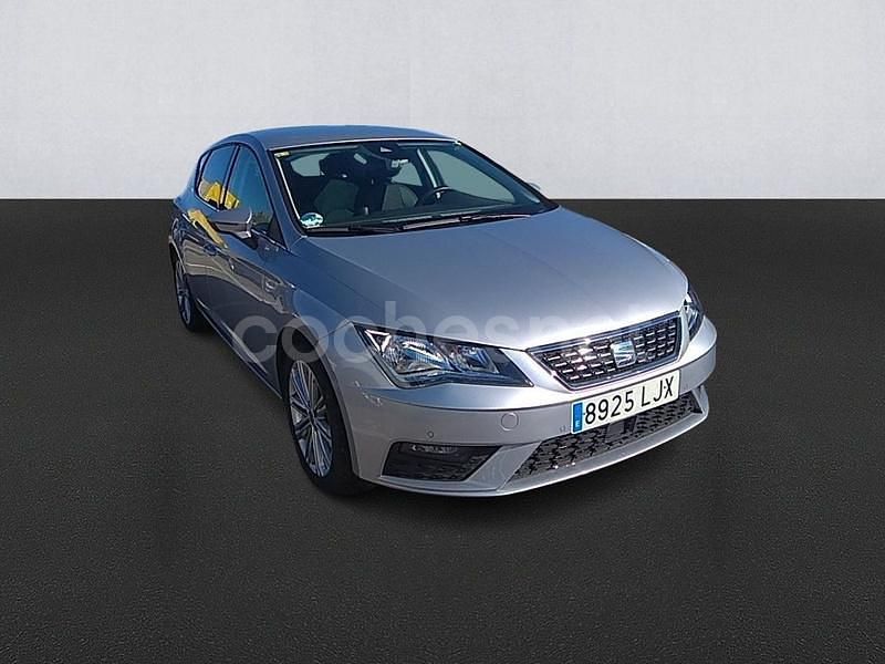 Usado Seat Leon XCELLENCE 130 CV (95 kW) 2020 Gris / plata Berlina