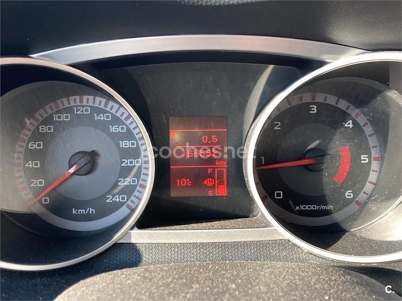 Usado Mitsubishi Outlander Invite 140 CV (102 kW) 2007 Negro SUV
