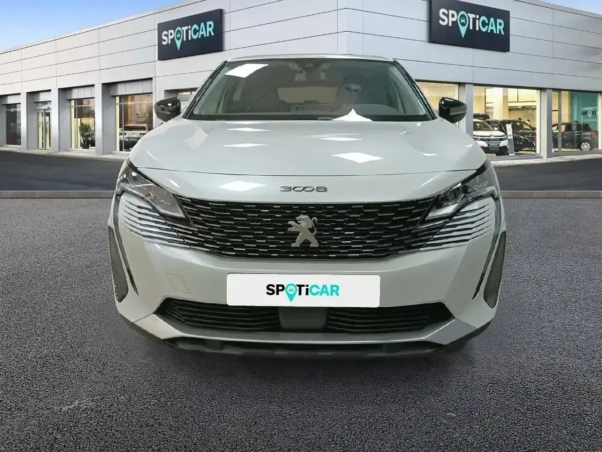 Usado Peugeot 3008 Allure 130 CV (95 kW) 2022 Blanco SUV
