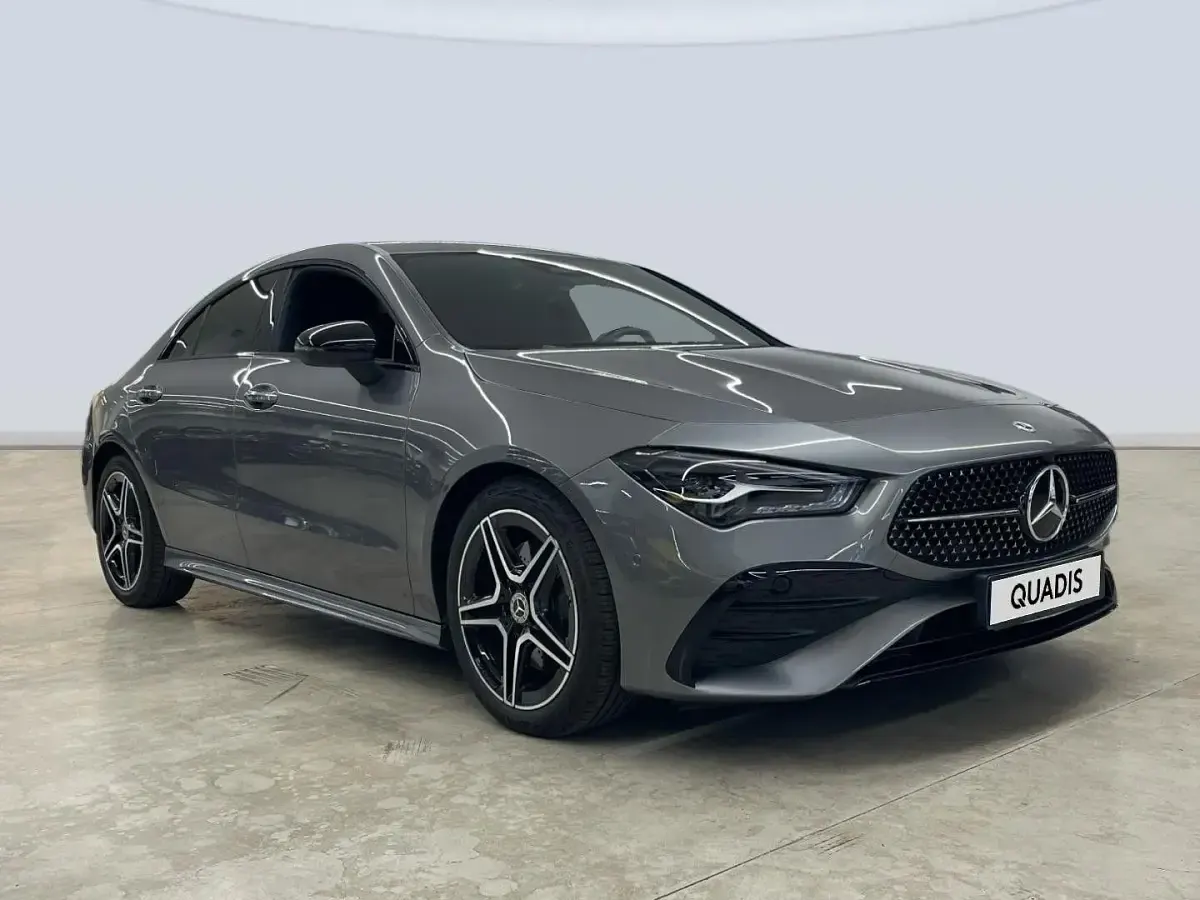 Usado Mercedes CLA200 163 CV (119 kW) 2025 Gris Berlina