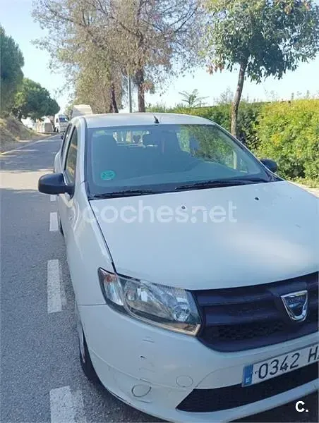 Usado Dacia Sandero Base 75 CV (55 kW) 2014 Blanco Berlina