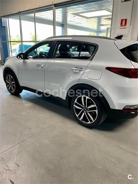 Usado Kia Sportage 115 CV (84 kW) 2019 Blanco SUV