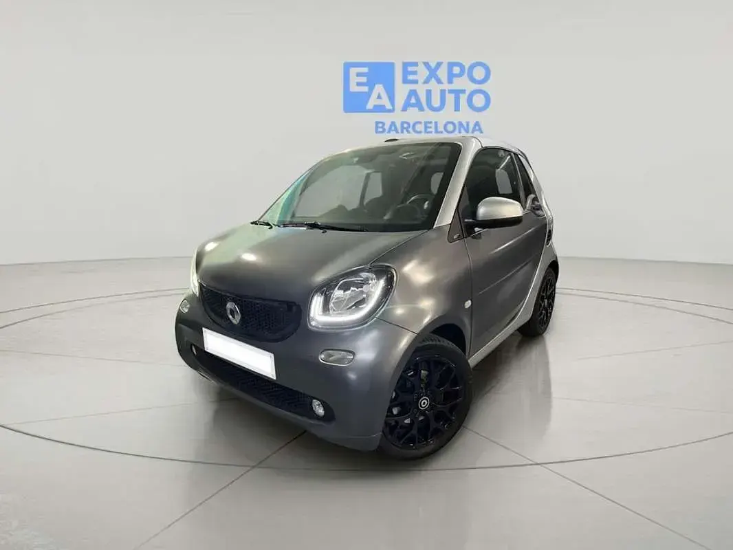 Usado Smart ForTwo Cabrio Passion 90 CV (66 kW) 2016 Gris Descapotable
