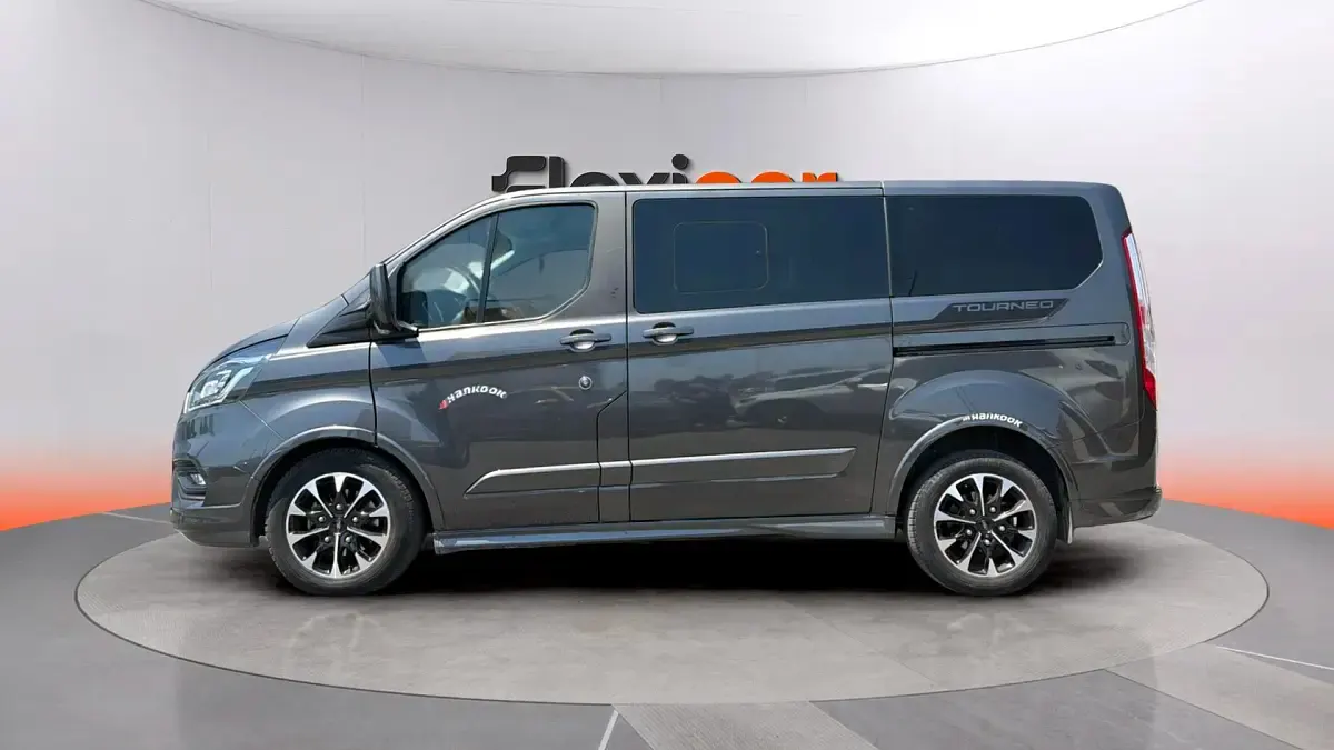 Usado Ford Tourneo Custom Titanium 150 CV (110 kW) 2022 Gris Van