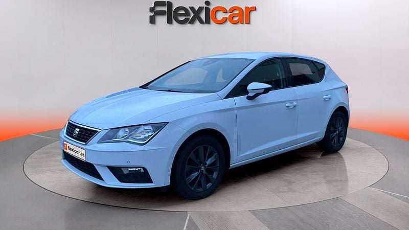 Usado Seat Leon Style 115 CV (84 kW) 2020 Gris Berlina