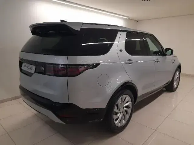 Usado Land Rover Discovery R-Dynamic 249 CV (183 kW) 2023 Todoterreno SUV