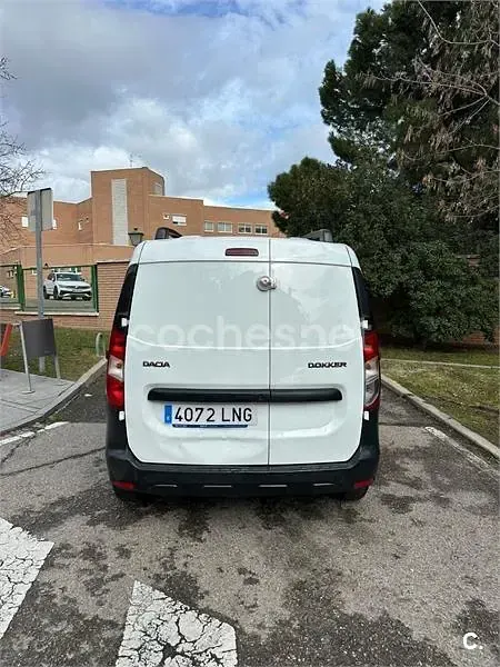 Usado Dacia Dokker 102 CV (75 kW) 2019 Blanco Monovolumen